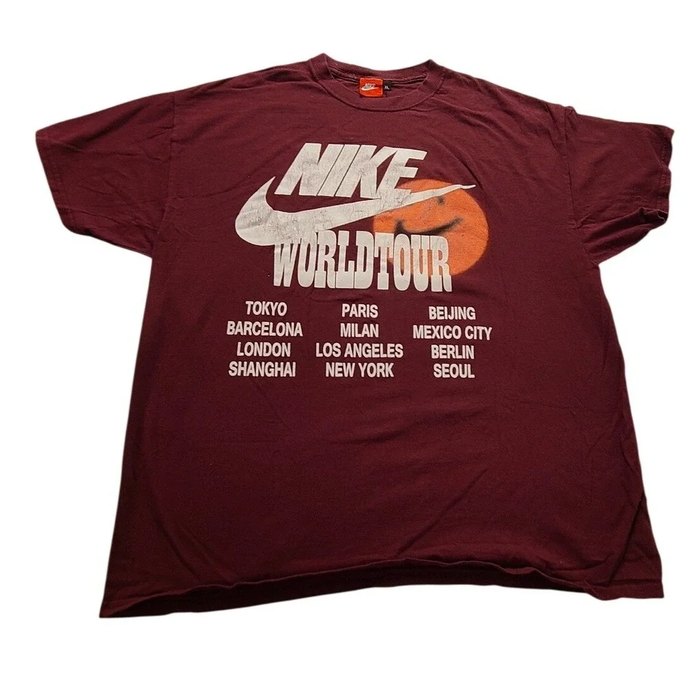Nike World Tour Graphic‎ T-Shirt Men's XL Maroon Burgundy Short Sleeve Cotton